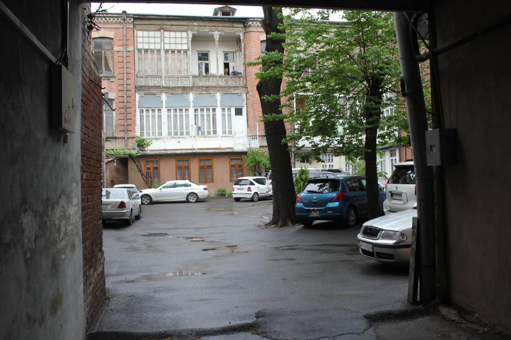 Apartment In Purtseladze Street 第比利斯 外观 照片