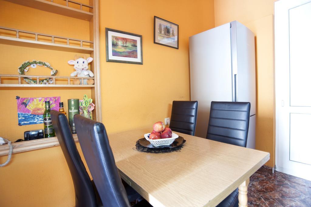 Apartment In Purtseladze Street 第比利斯 外观 照片