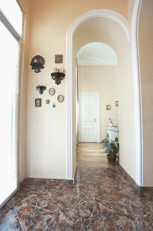 Apartment In Purtseladze Street 第比利斯 外观 照片