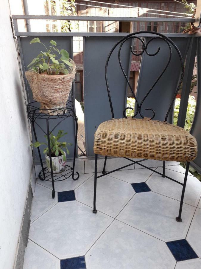 Apartment In Purtseladze Street 第比利斯 外观 照片